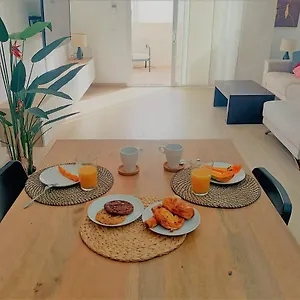 https://sunset-bastin-junto-a-la-costa.in-canary-islands.com